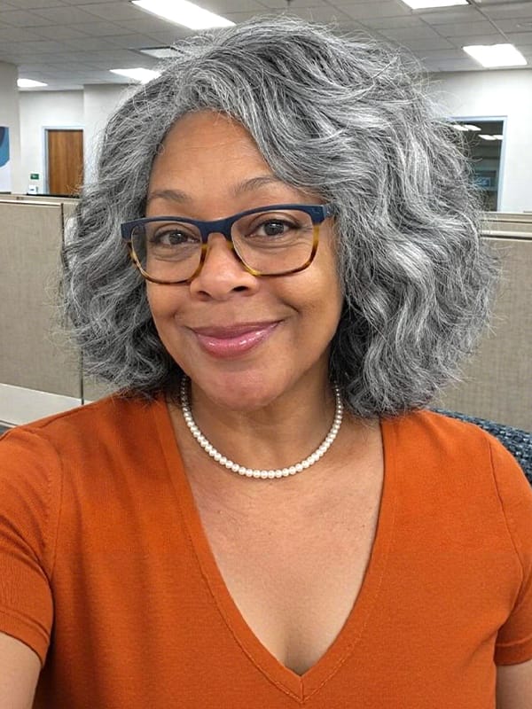Customer photo review of Luvwin 5x5 Lace Salt & Pepper Side-Part Layered Bob with Natural Waves 100% Human Hair For Mature Women