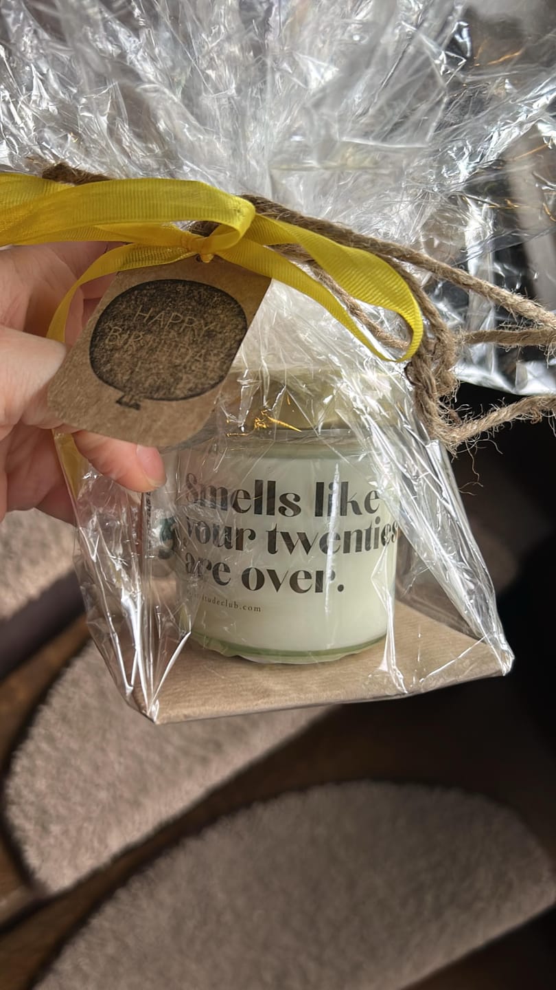 Customer photo review of Smells like your twenties are over Kerze | Lustige Geburtstagskerze