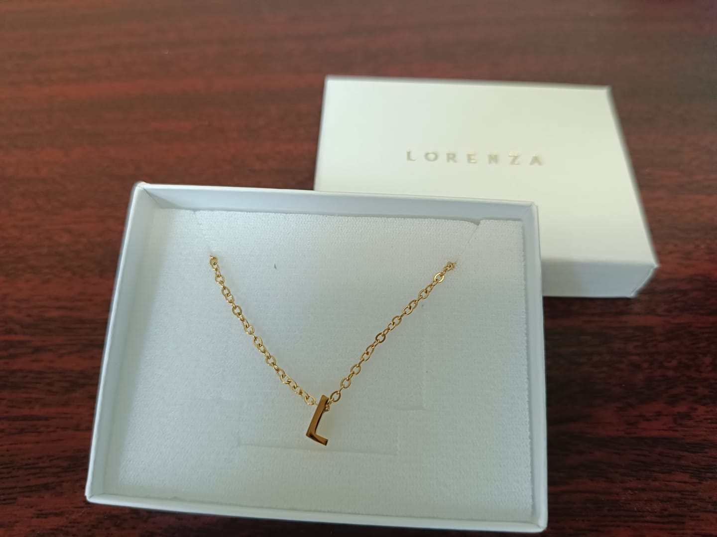 Customer photo review of Collar Con Inicial Dorada