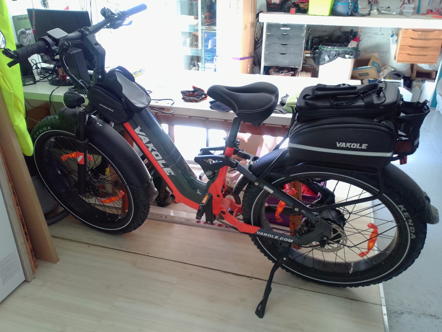 Customer photo review of Vakole V26 250W 26" Fat Bike 998Wh Full Suspension Electric Bike With Torque Sensor 48V 20.8Ah Battery SUV E-Bike