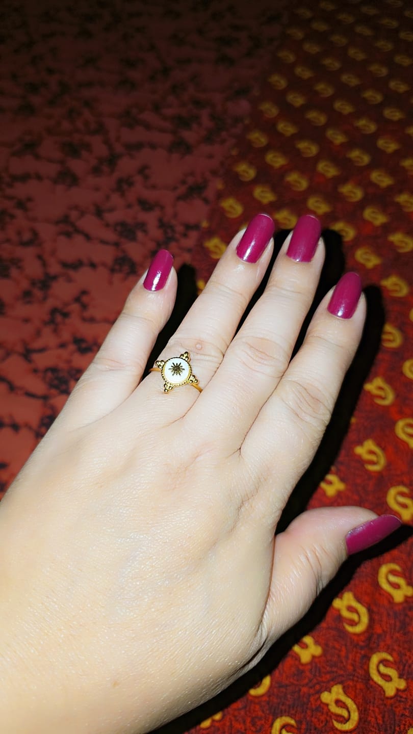 Customer photo review of Golden Snowflake Vintage Ring