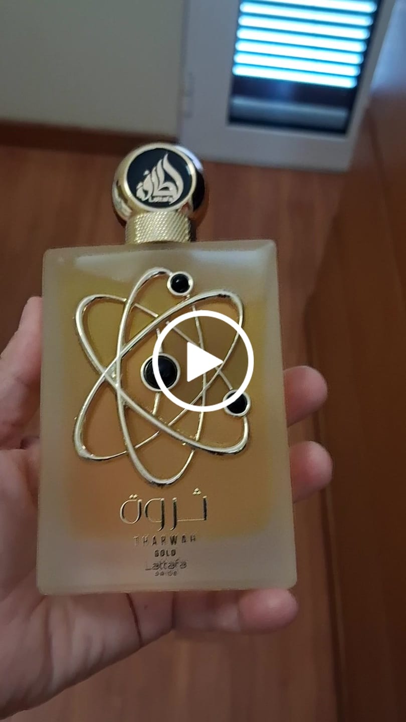 Customer video review of CONJUNTO THARWAH GOLD LATTAFA - 100ML