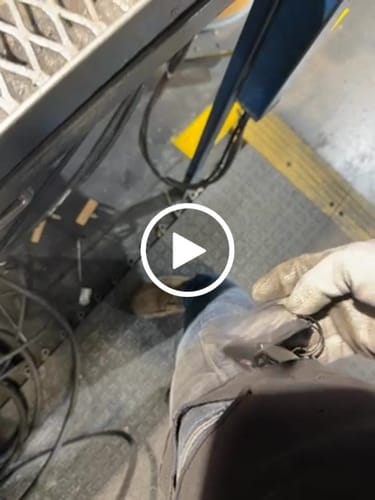 Customer video review of SCHNATTERDAYS KEYTAG
