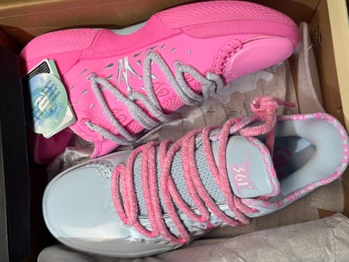 Reviewer's new Joker 2 "Reverse" basketball shoes in the box, showing the mismatched pink and light blue colorway.