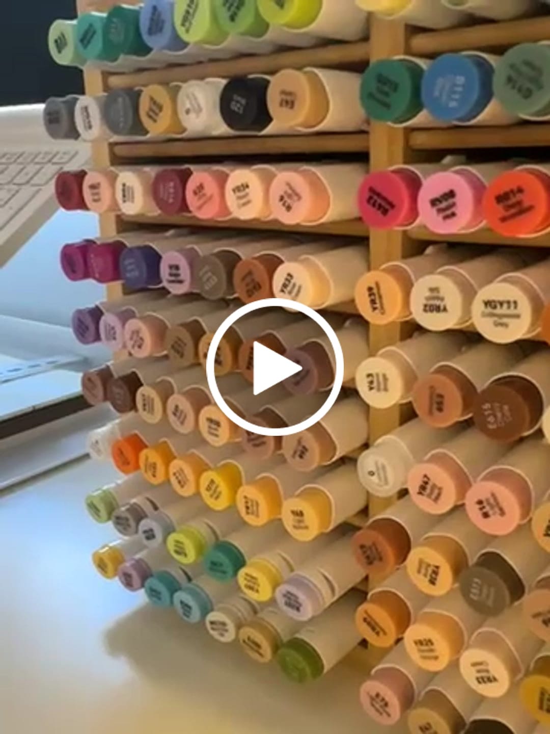 Customer video review of Ohuhu Honolulu 24 Skin Tone Colors Dual Tips Portrait Alcohol Art Markers