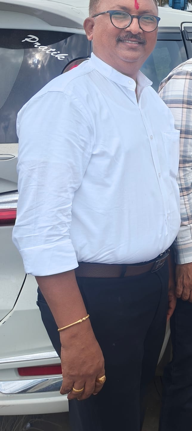 Customer photo review of Alps - Cotton Formal White Shirt Pack Of 2 Combo For Men | Uathayam