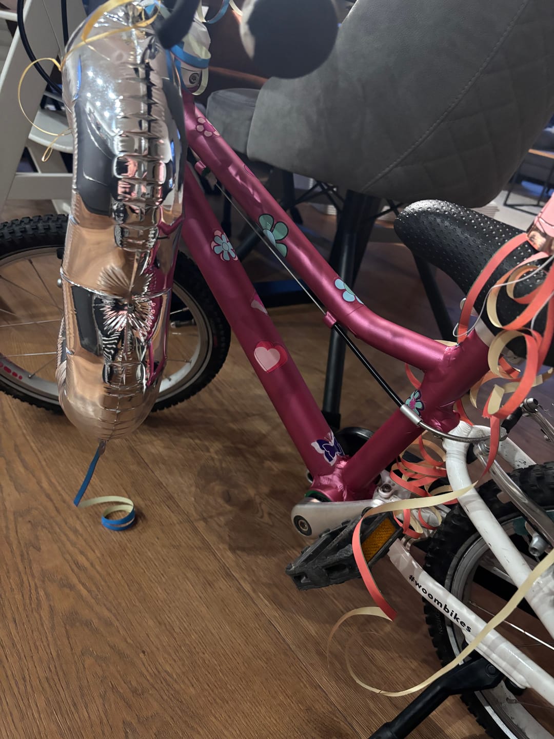 Customer photo review of Matt Metallic Pink Berry - Sanft Himbeerfarbene Rahmenschutzfolie mit