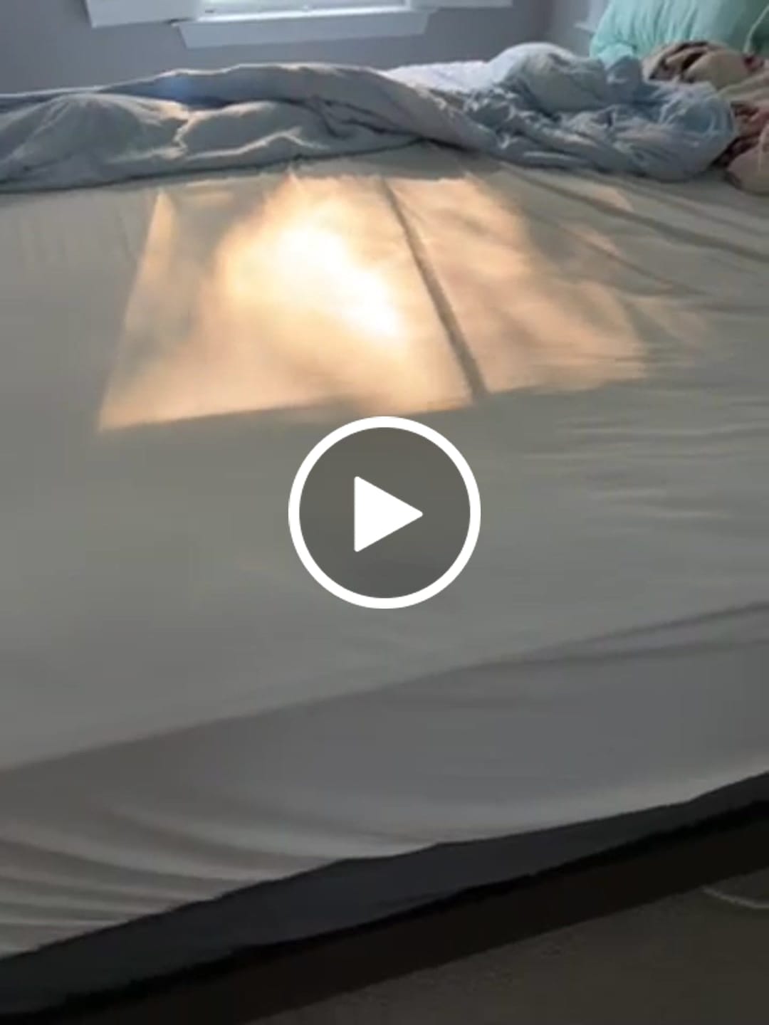 Customer video review of Mellow EasyFit Sheet