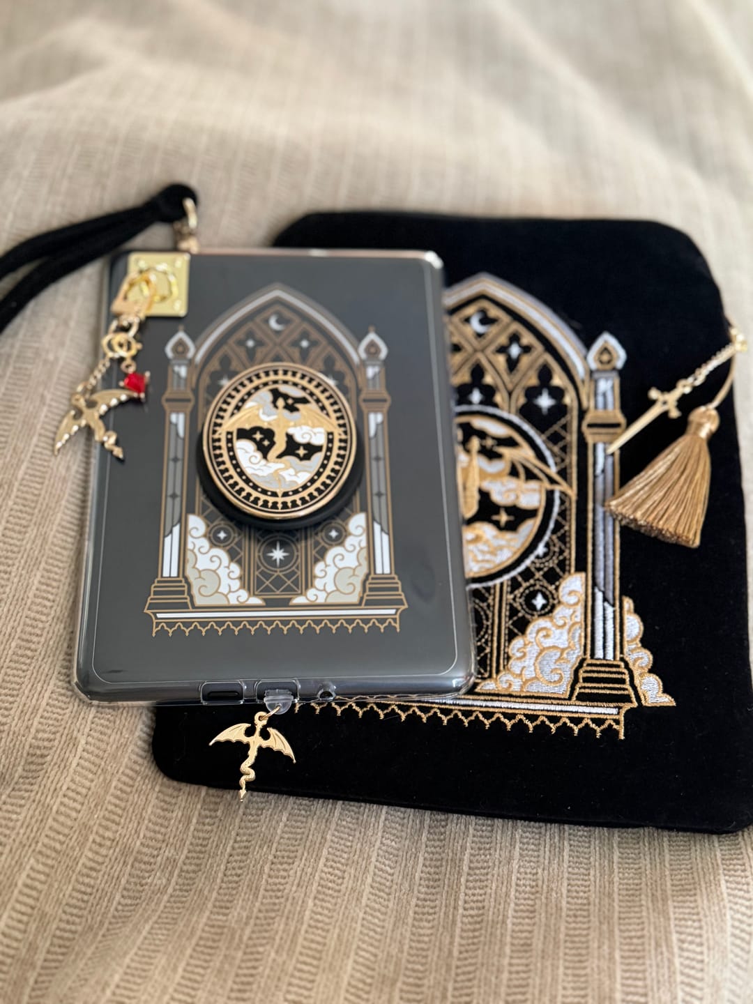 Customer photo review of Dragon Lore eReader Sticker Insert