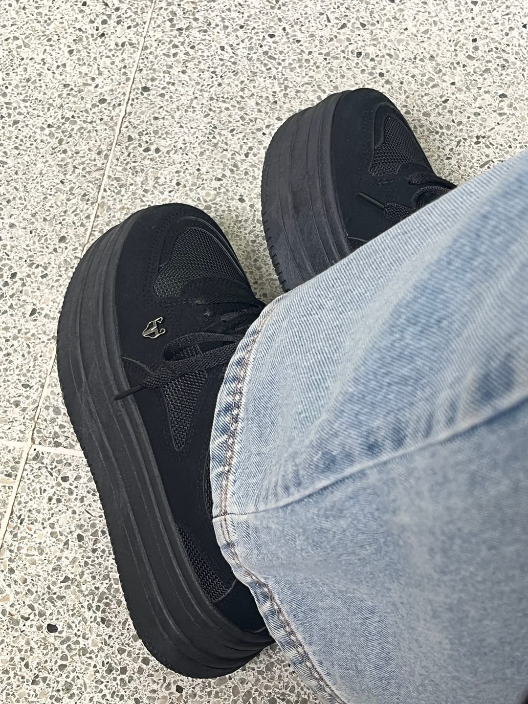 Customer photo review of Zapatilla Plataforma Negra Mujer 38562