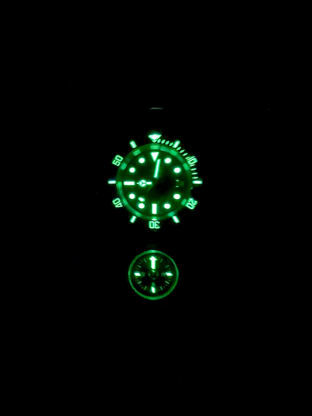 Customer photo review of W.O.E. Submersible Wrist Compass 2.0