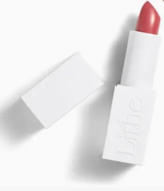 Customer photo review of Nourish & Glow Lipsticks