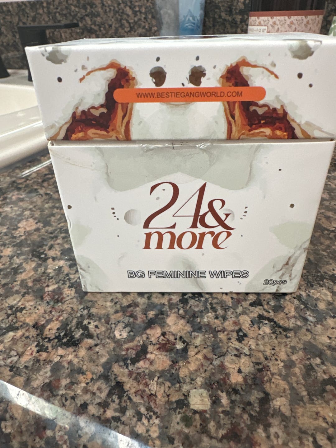 Customer photo review of Bg Wipes “24 & More scent”