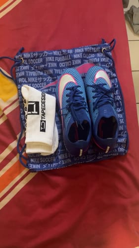 Avis photo d'un client sur Mercurial Vapor 16 FG Attack Pack - Bleu/Argent/Rose