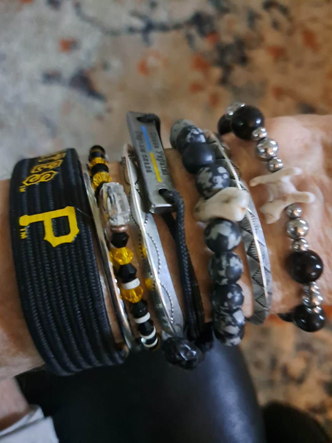 Customer photo review of STRA Cat Silver & Black Obsidian Beaded Bracelet