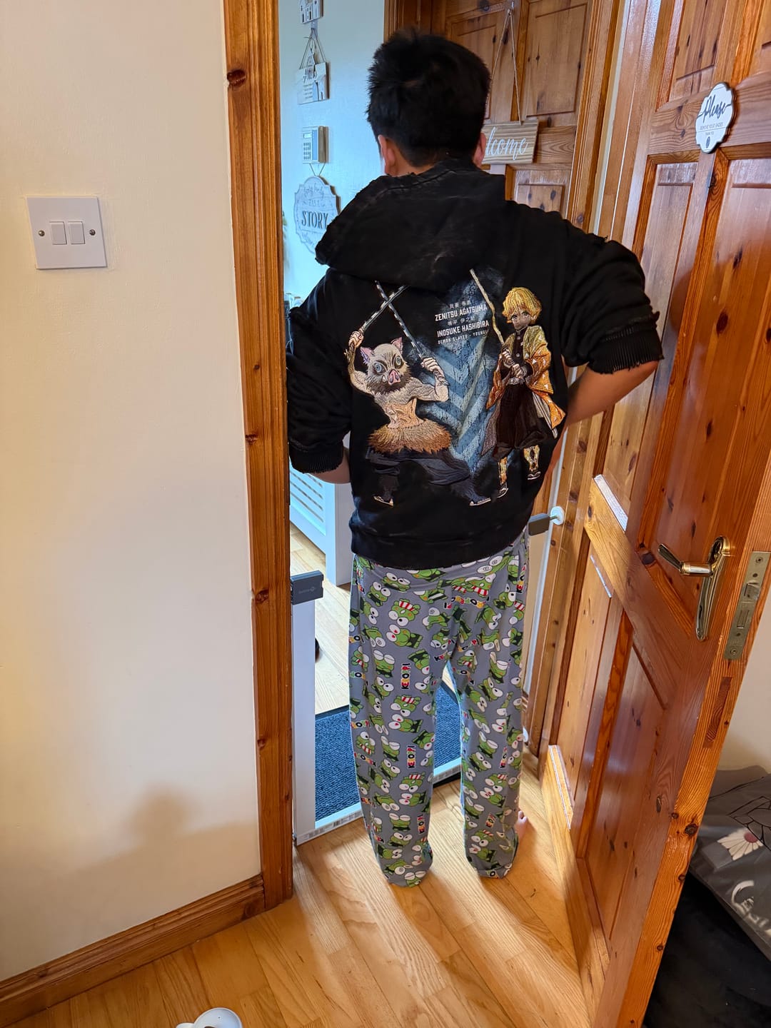 Customer photo review of 5195 - Demon Slayer: Kimetsu no Yaiba - Zip-ups