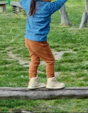 Customer photo review of Vaistoa Kaste Kids | Waterproof Barefoot Sneakers