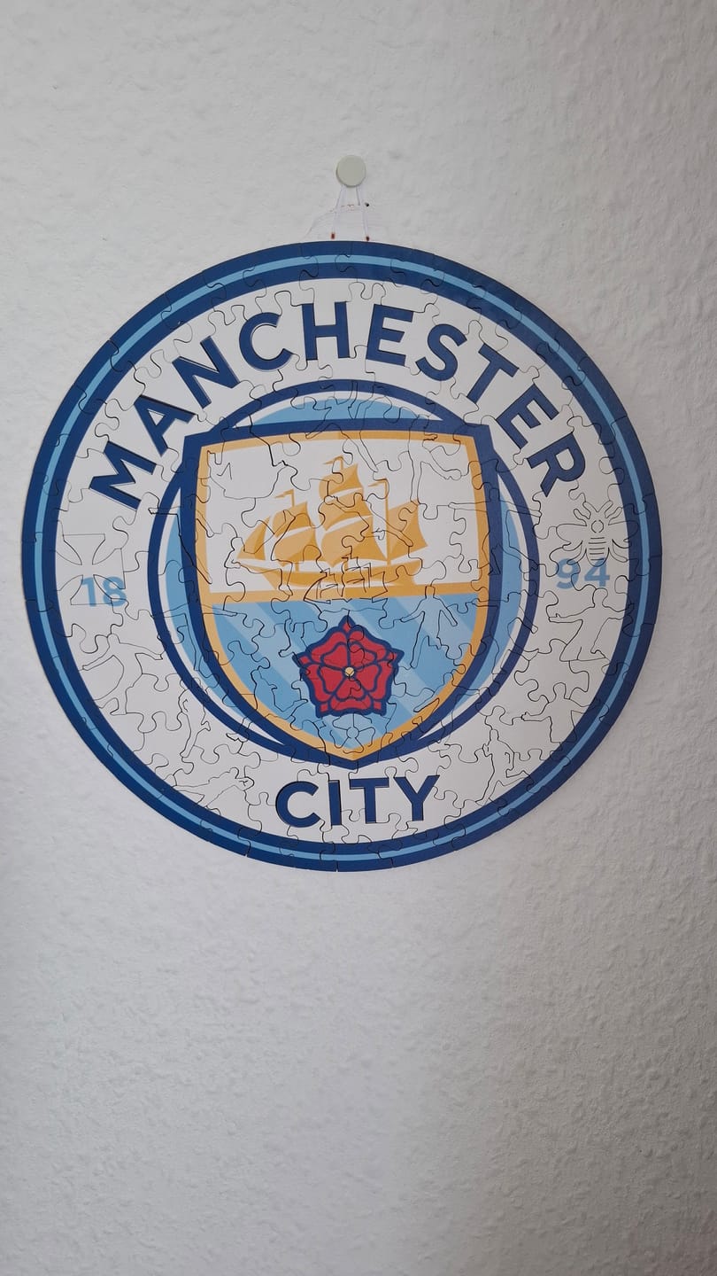 Customer photo review of Manchester City FC® Logo - Holzpuzzle