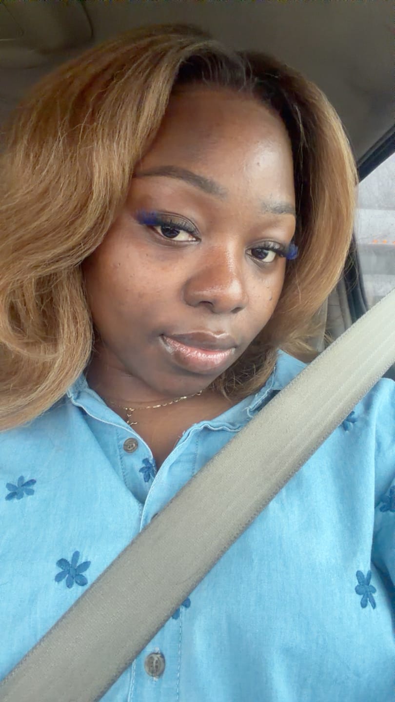 Customer photo review of Outre Perfect Hairline Glueless HD 13X6 Lace Front Wig - JULIANNE 24