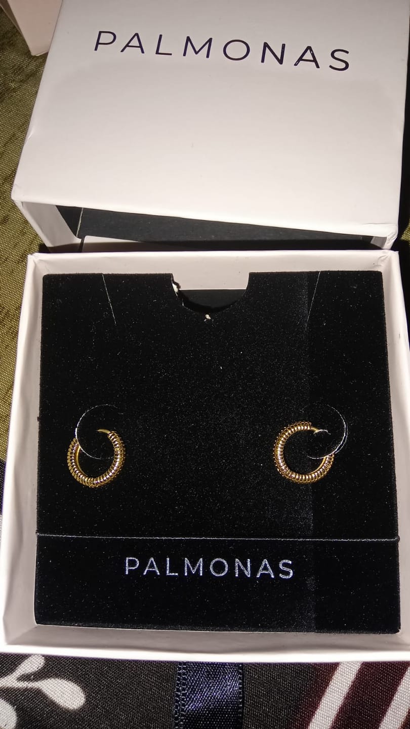 Customer photo review of Classic Textured Hoops