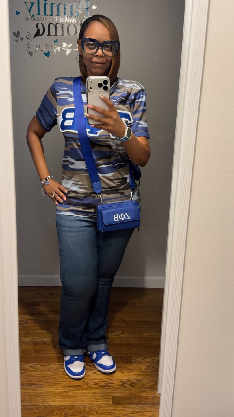 Customer photo review of Zeta Phi Beta (Multiple Compartment) Crossbody Wallet
