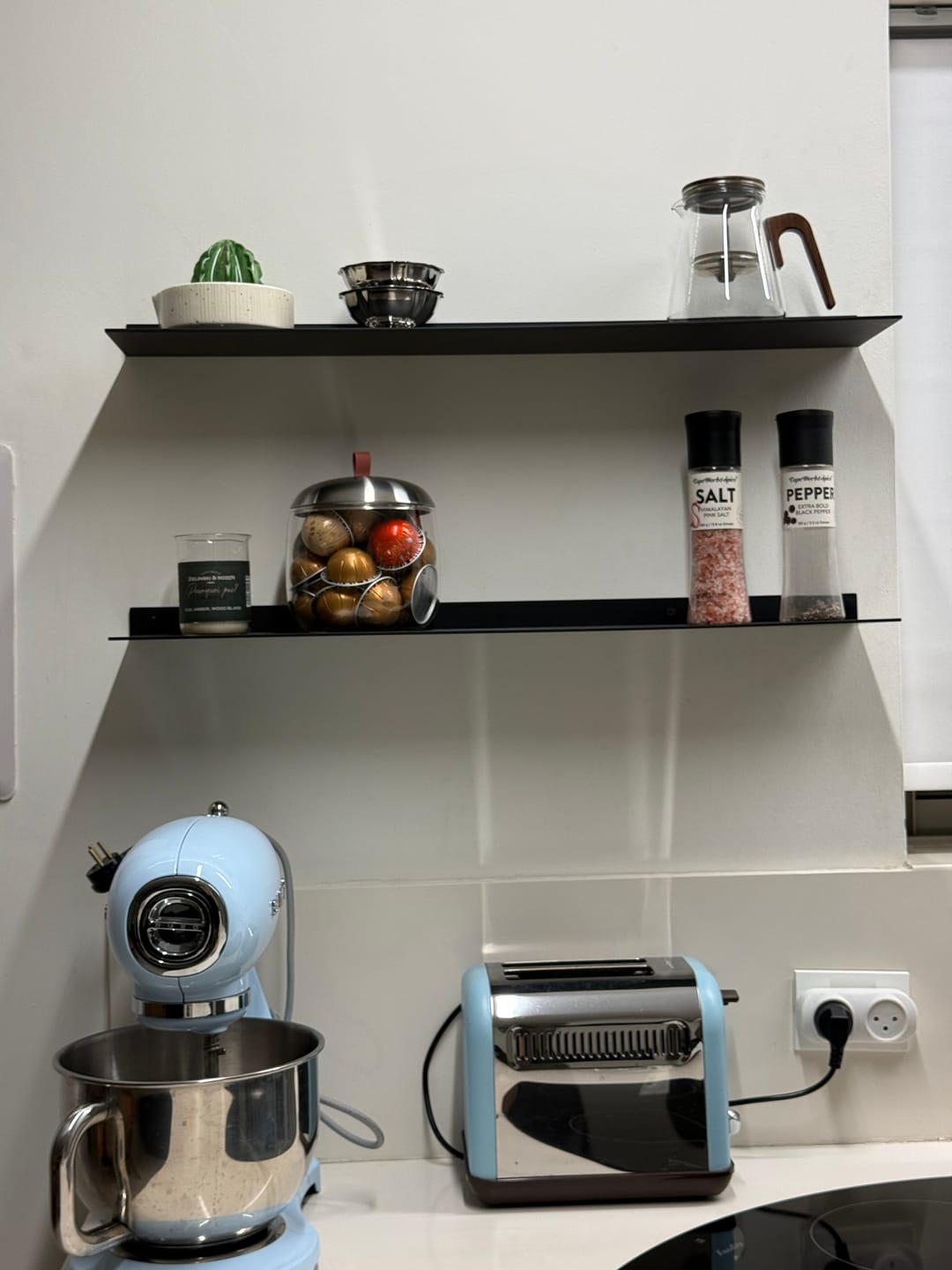 Customer photo review of מדף צף KAV – מדף אלומיניום בעיצוב סקנדינבי נקי