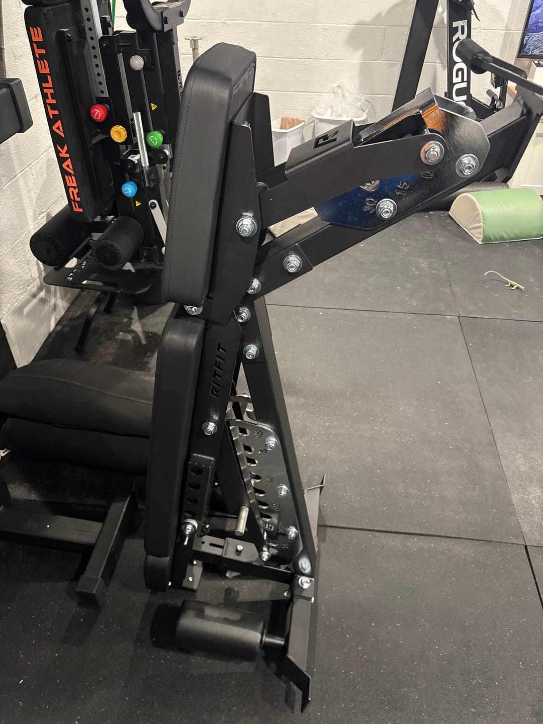 Customer photo review of RitFit GATOR 1600LB Adjustable Weight Bench