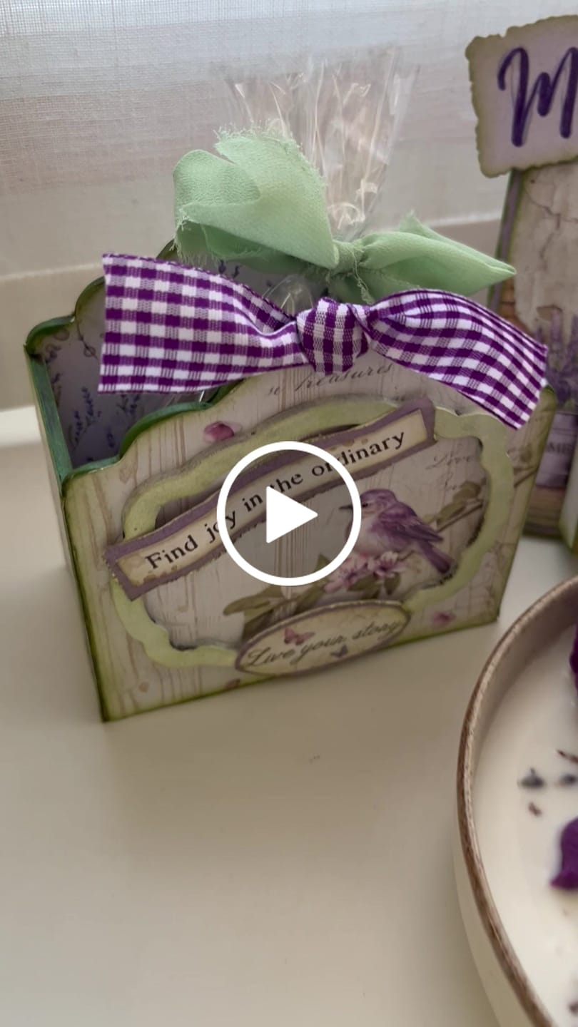 Customer video review of Colorante líquido para velas PÚRPURA