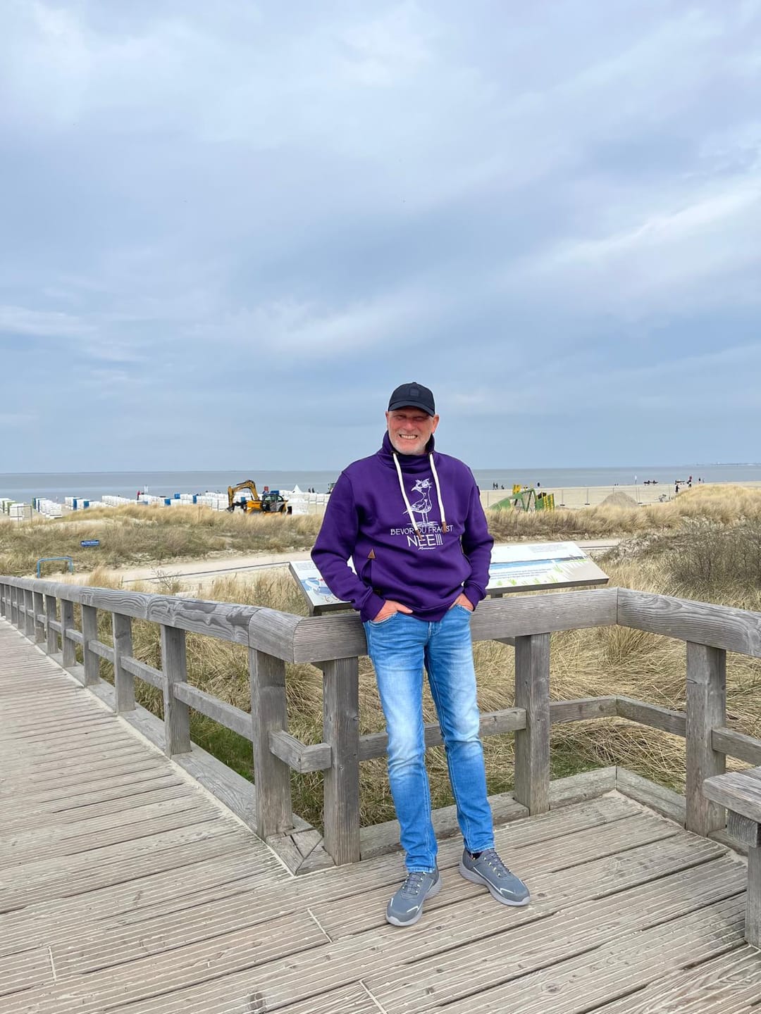 Customer photo review of Möwe Nee · Unisex Bio Schalkragen Sweatshirt (ohne Kapuze)