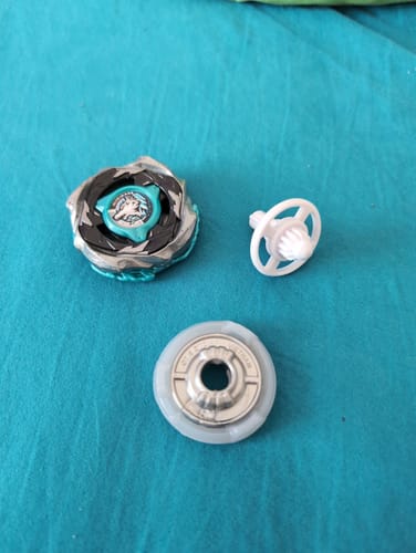 Customer photo review of Takara Tomy Beyblade X CX-10 Wolf Hunt F0-60DB