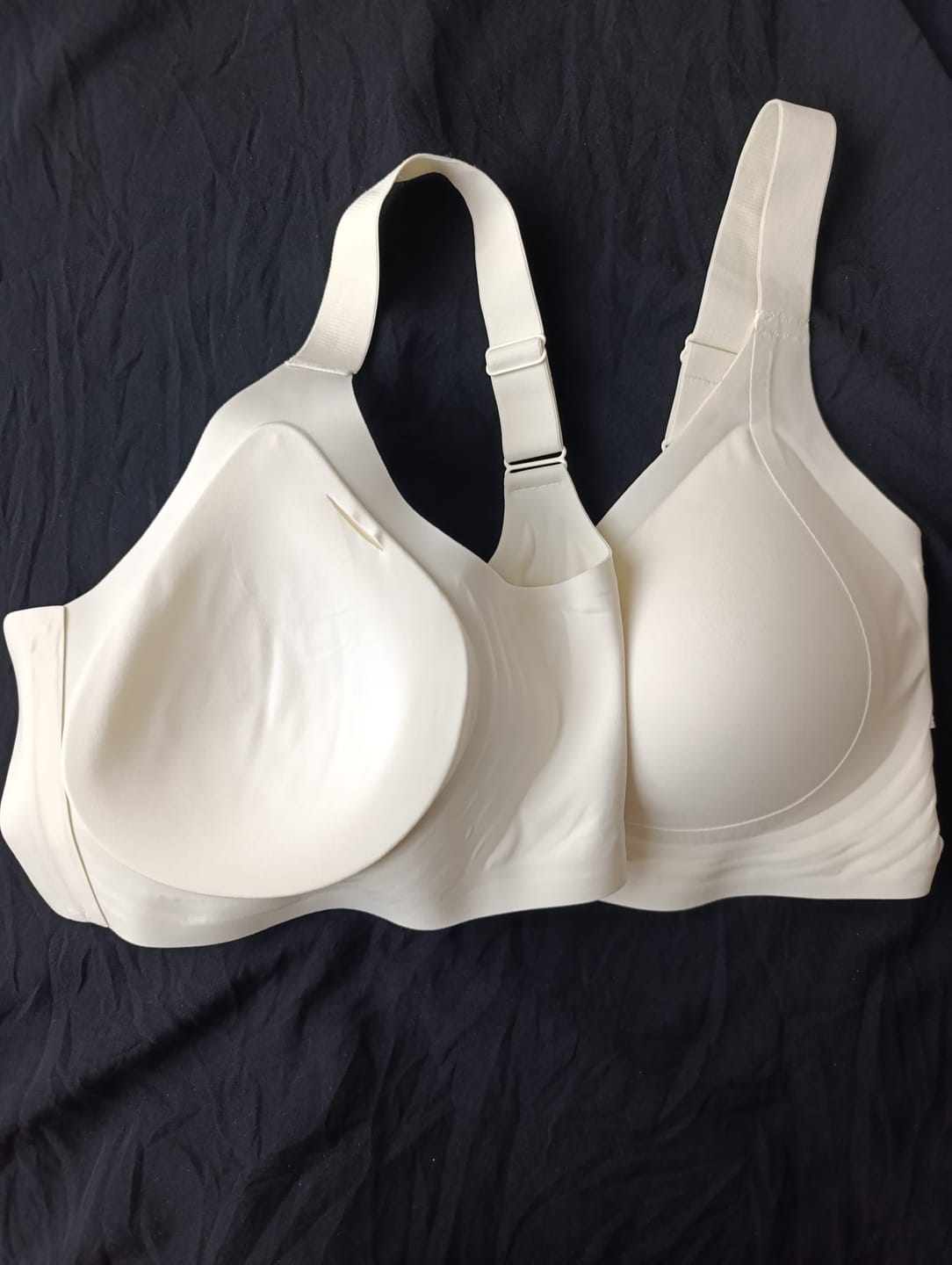 Customer photo review of En az 1 Beden İnce Gösteren Toparlayıcı Fermüarlı Sütyen – Lazer Kesim, İz Yapmaz, Pürüzsüz Görünüm