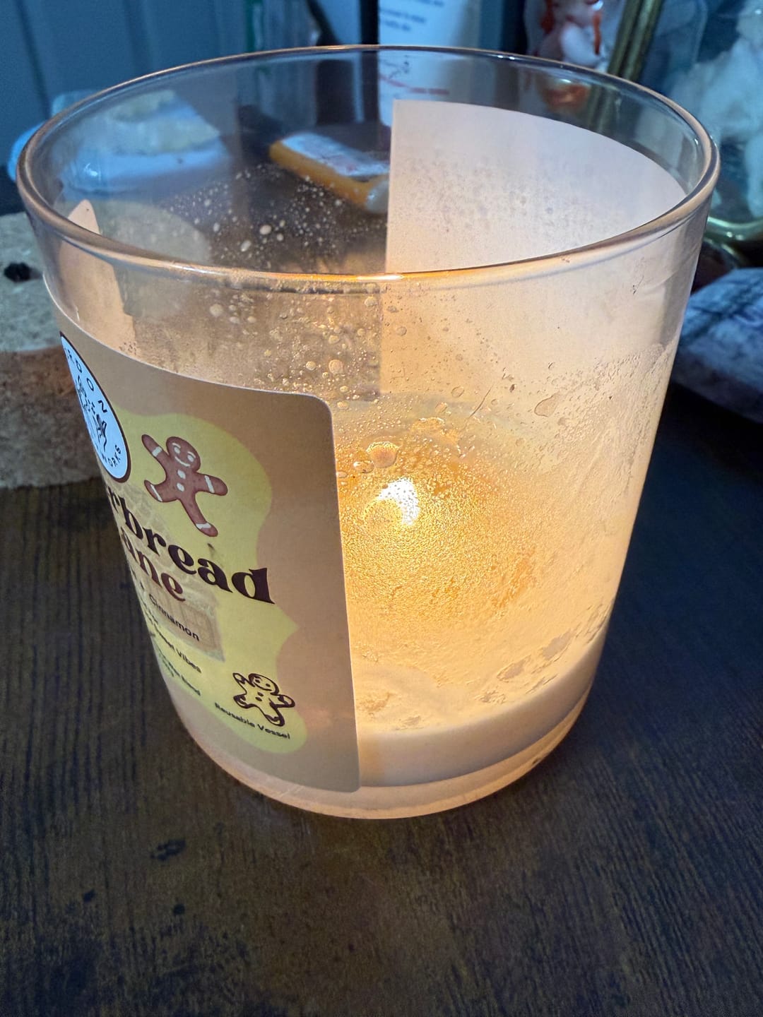 Customer photo review of Gingerbread Lane Deluxe Candle
