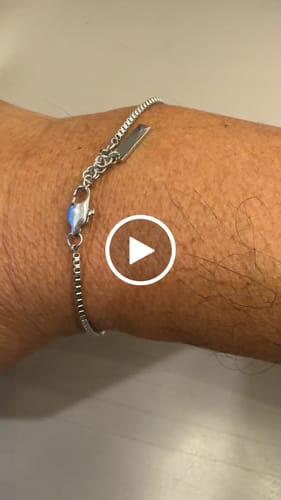 Customer video review of Taylor Minimal Bracelet