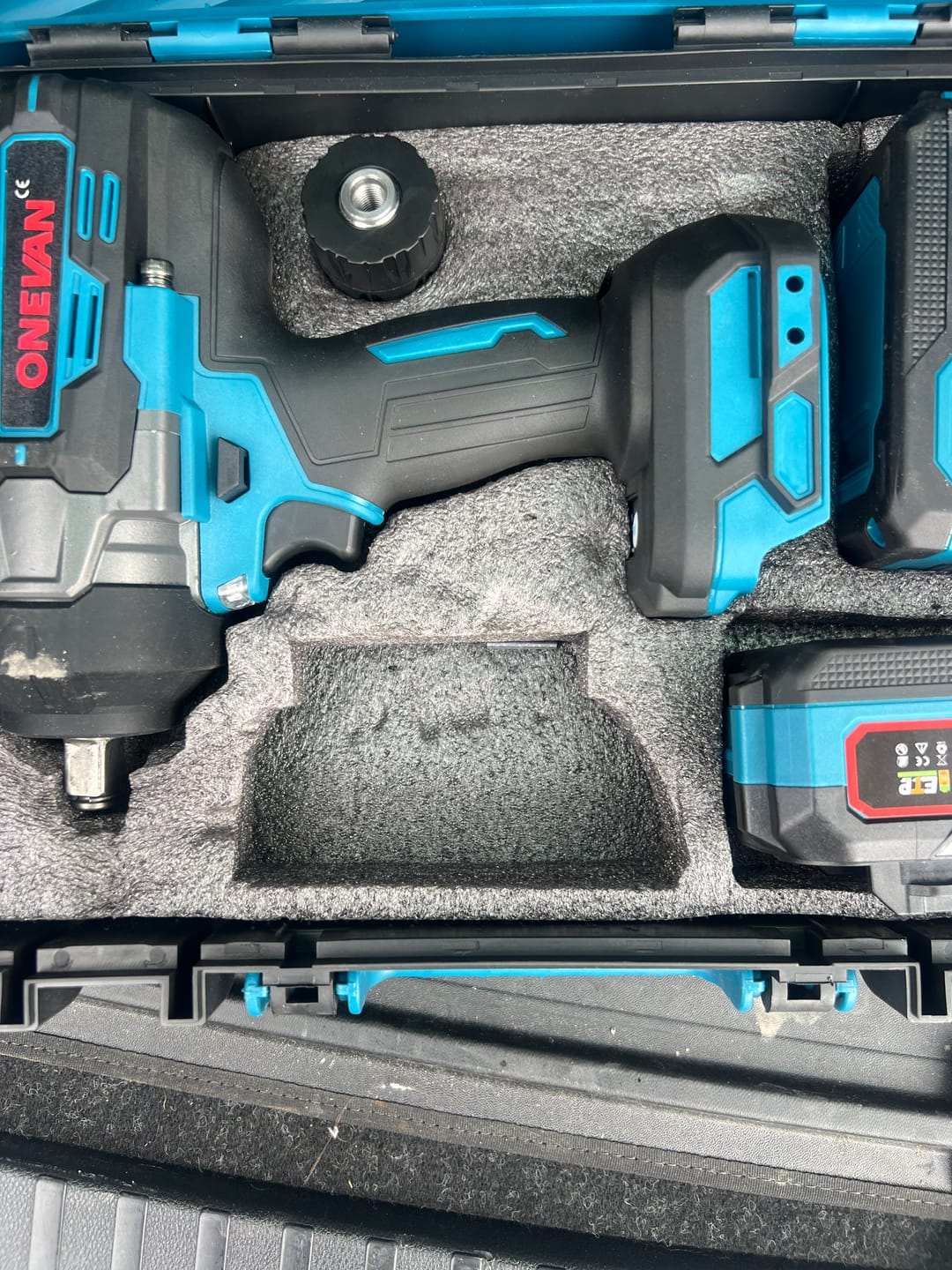 Customer photo review of ONEVAN 30mm & 50mm Pruning Shears | 8" Chainsaw & 8" Pole Chainsaw | 510mm Hedge Trimmer Brushless Cordless 5‑Pc. Combo Kit