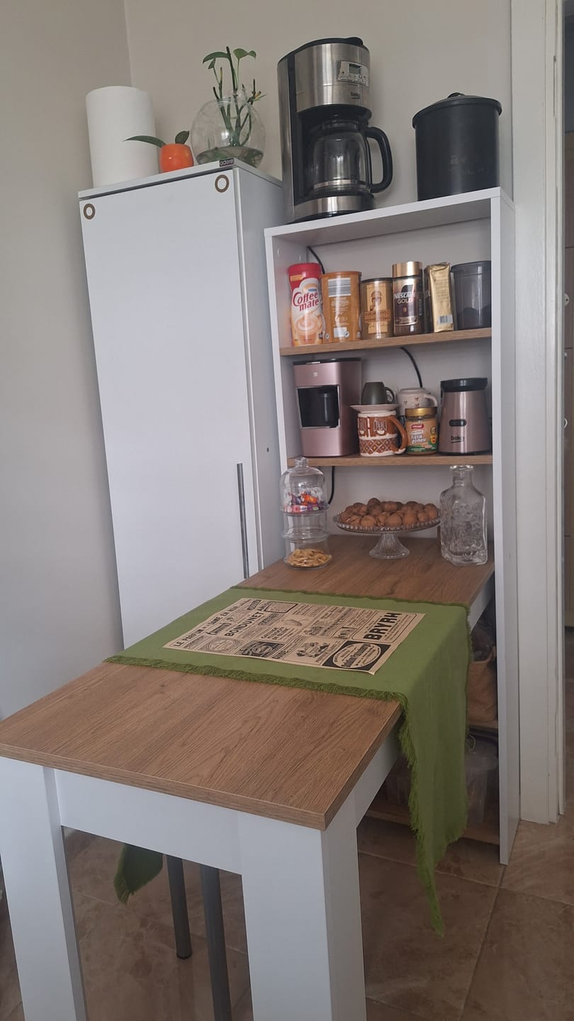 Customer photo review of Rani JA102 Masa Raflı Dekoratif Mutfak Yemek Masası Sepet Ceviz - Beyaz