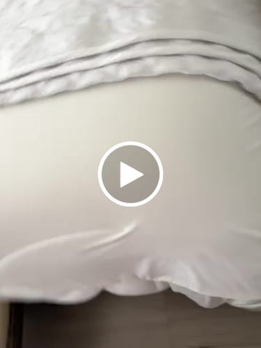 Customer video review of MarshMellow Comforter