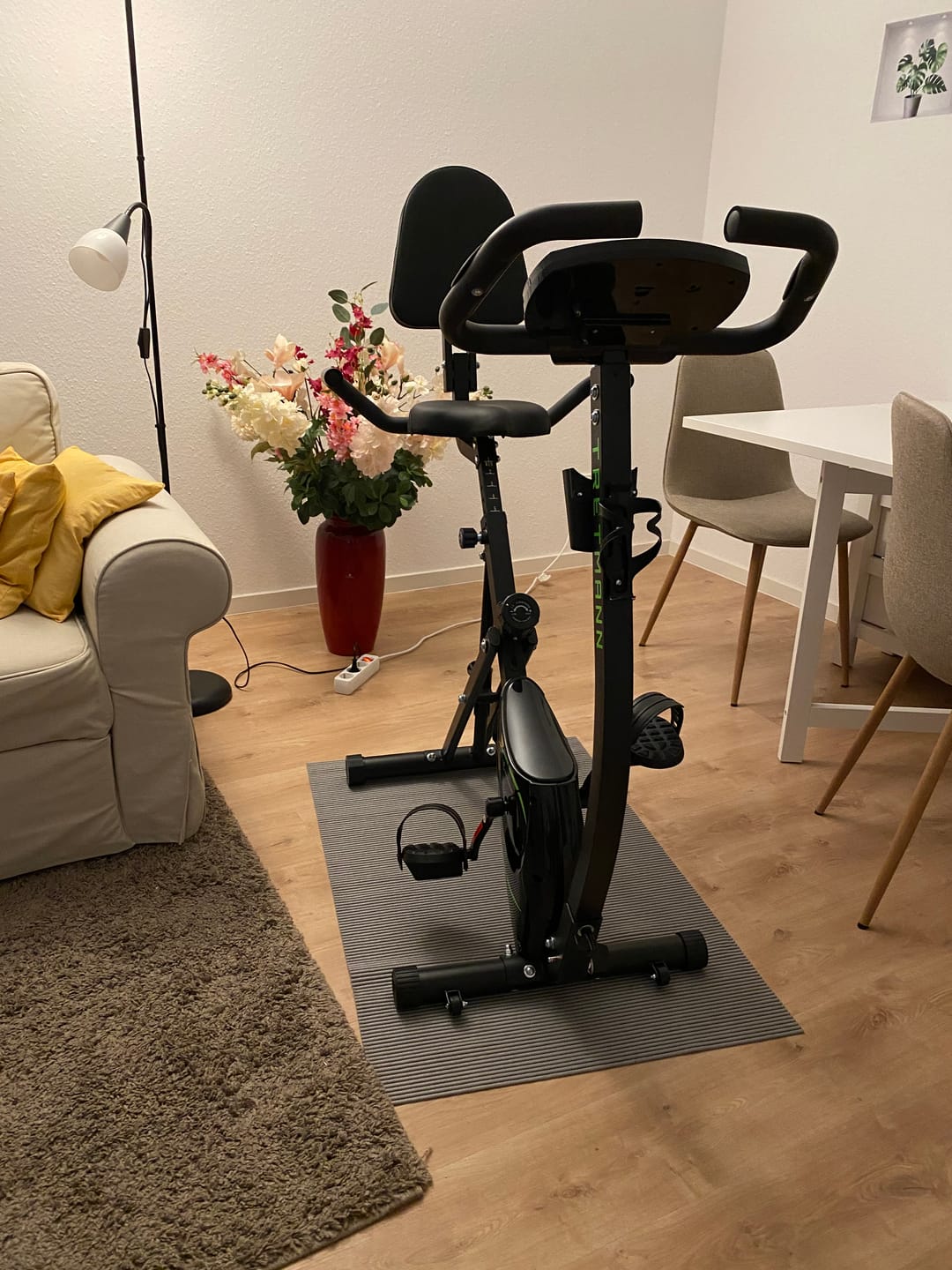 Customer photo review of Werkzeug, Traningsbuch und Dehnposter
