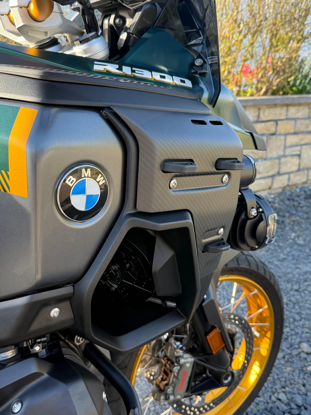 Customer photo review of LOBOO Real Carbon Fiber Radiator Guards for BMW R1300GS  ADV (2024-) | Lightweight Protective Cover & Bag Mounts