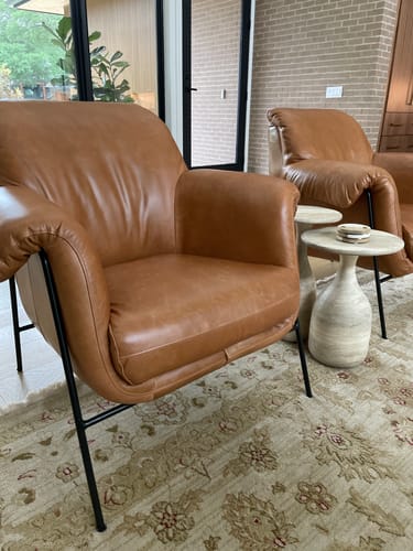 Customer photo review of Enroth Leather Armchair
