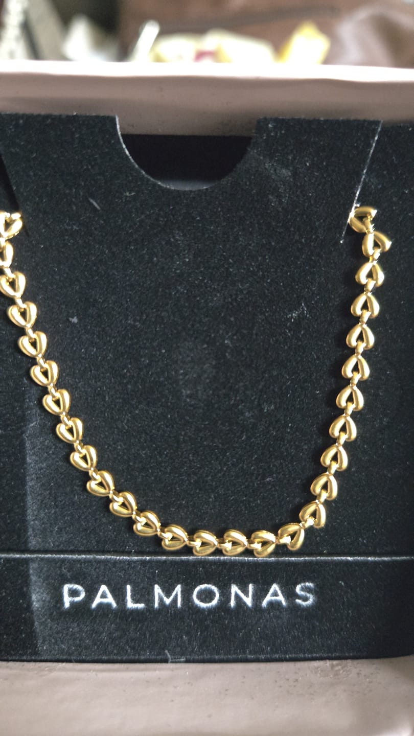Customer photo review of Heart Link Chain Necklace