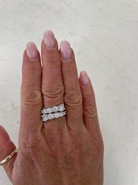Customer photo review of 4.2 Carat Weight Vera Moissanite Ring