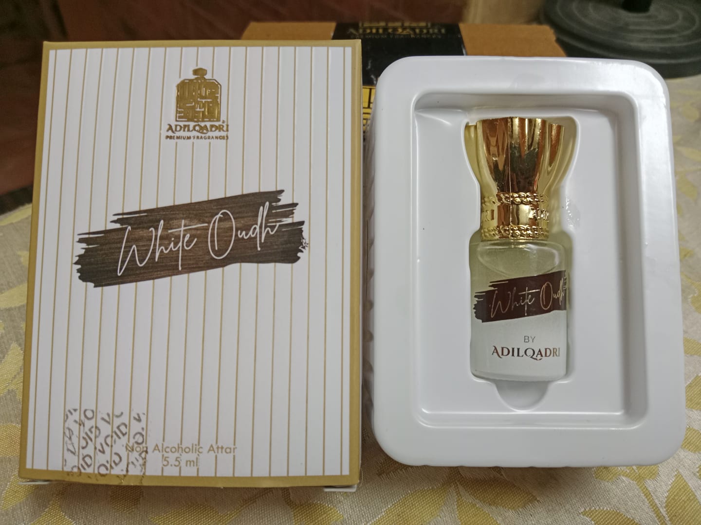 Customer photo review of White Oudh Luxury Attar Perfume