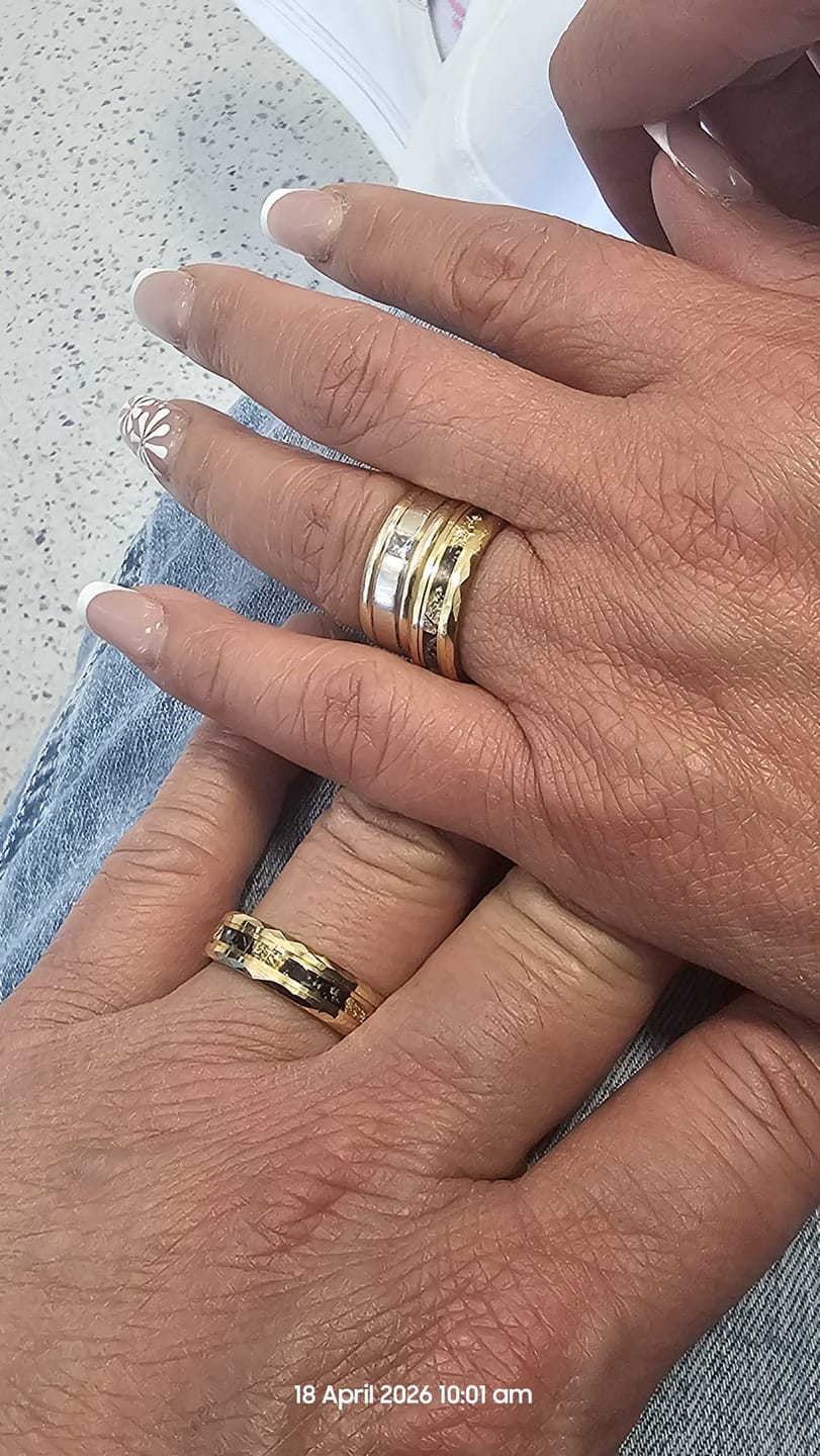 Customer photo review of Golden Flake 6mm Wonder Ring