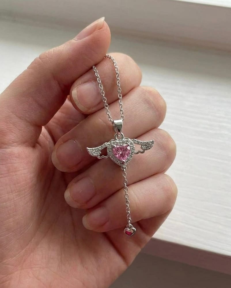 Customer photo review of ANGEL HEART Necklace (Pink or White)