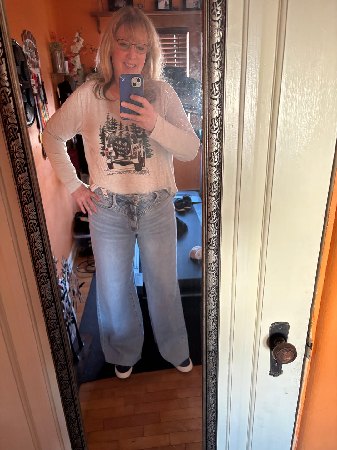 Customer photo review of Judy Blue High Waist Retro Wide Jeans With Quilt Stitching