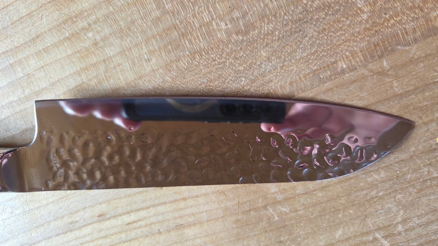 Customer photo review of Gehämmertes Santokumesser im japanischen Stil – 18 cm Präzisionsklinge