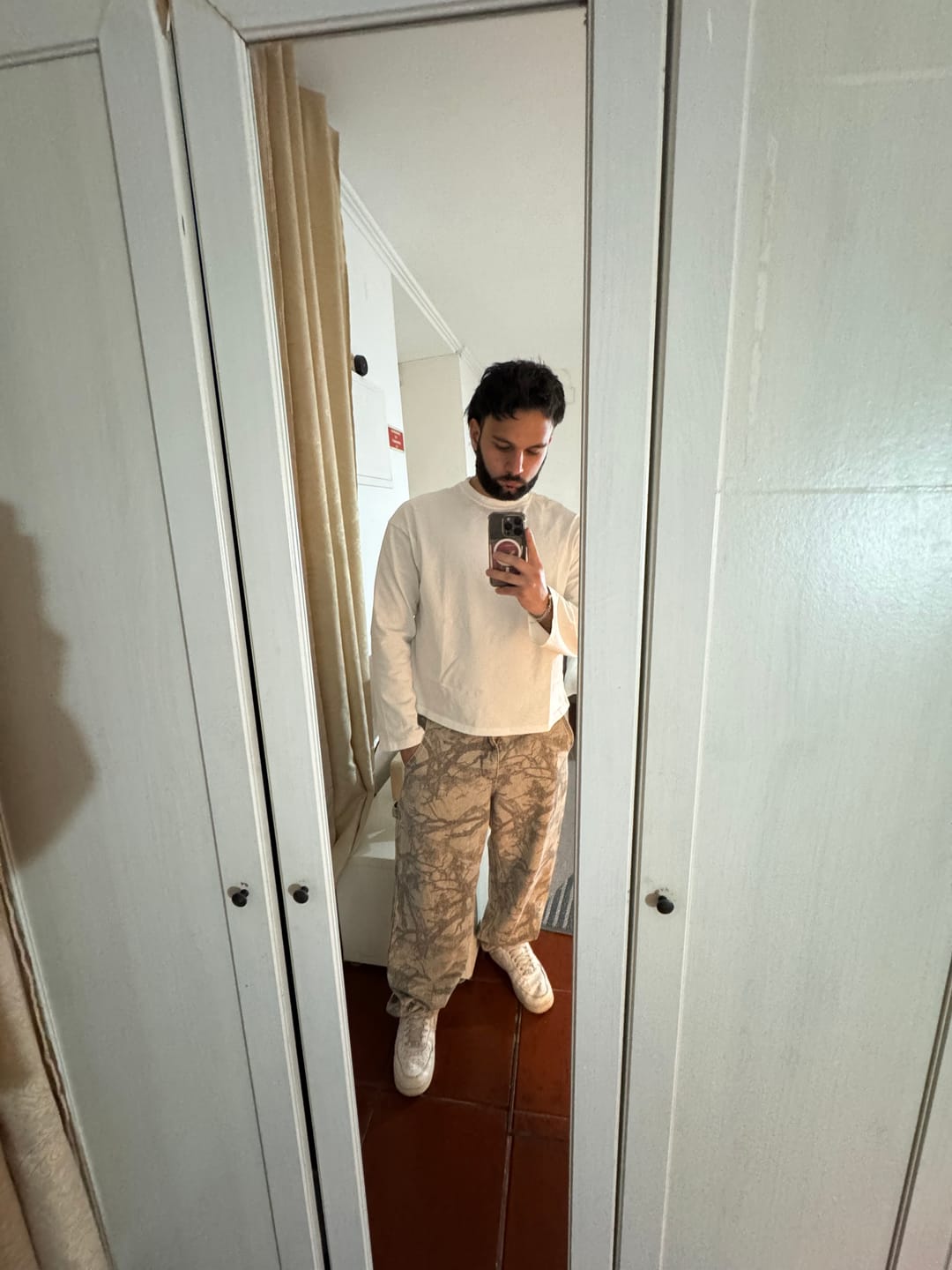 Customer photo review of Longsleeve Cropped Blanks 220GSM Off White
