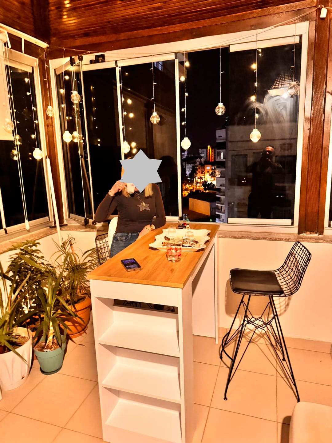 Customer photo review of Rani JA103 Bar Masası 3 Raflı Yüksek Mutfak Yemek Masası Sepet Ceviz - Beyaz