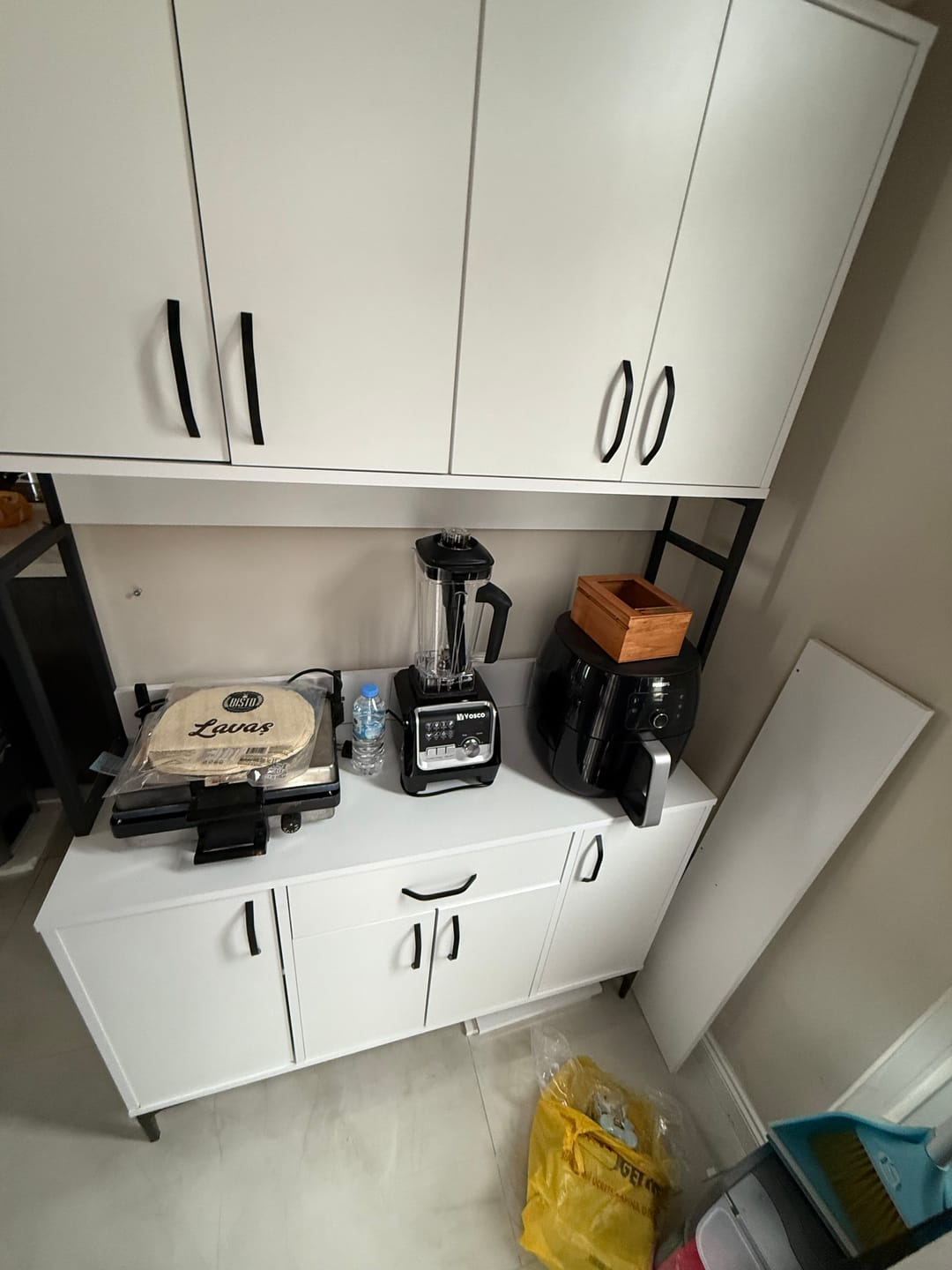 Customer photo review of Rani JE127 Çok Amaçlı Dolap 8 Kapaklı 1 Çekmeceli Kiler Mutfak Dolabı Beyaz