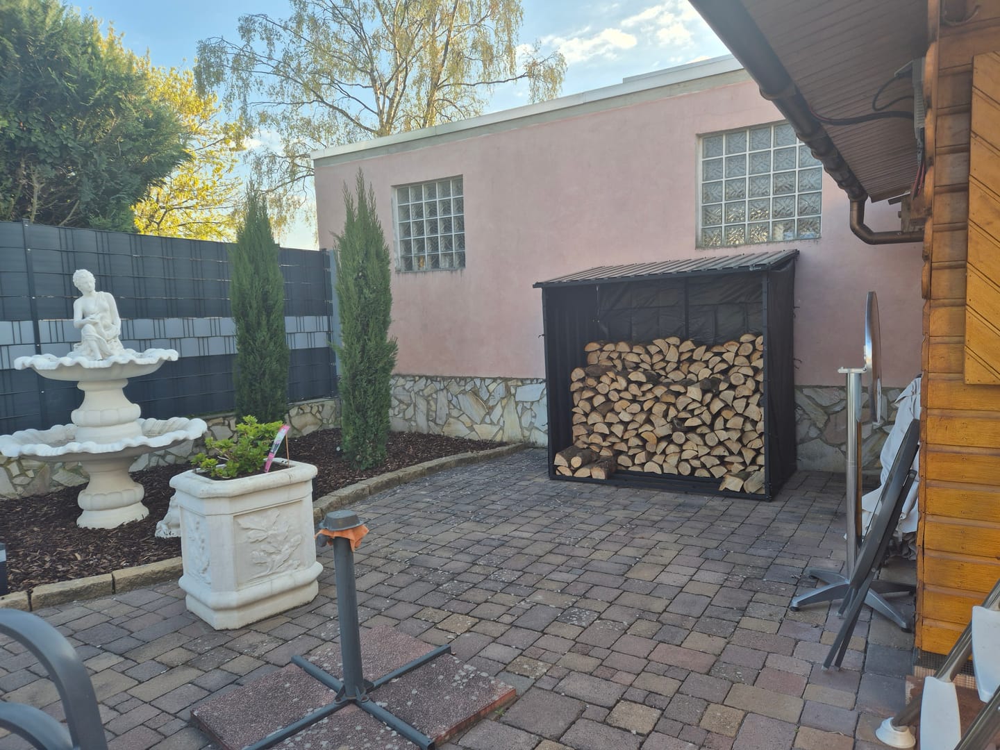 Customer photo review of Gartenzeit® Premium Kaminholzregal für den Außenbereich – XXL, extra stabil & wetterfest